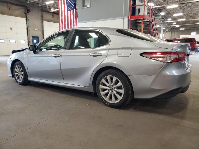 JTNB11HK0J3023257 - 2018 TOYOTA CAMRY L 银色 照片 2