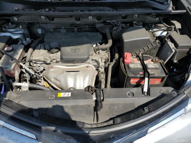 JTMBFREV6JJ199101 - 2018 TOYOTA RAV4 LE Silber Foto 12