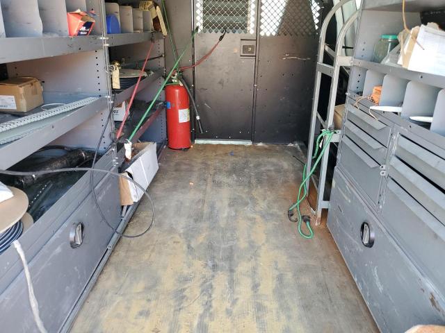 1GCWGAFP3J1333773 - 2018 CHEVROLET EXPRESS G2500 WHITE photo 10