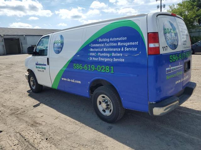 1GCWGAFP3J1333773 - 2018 CHEVROLET EXPRESS G2500 WHITE photo 2