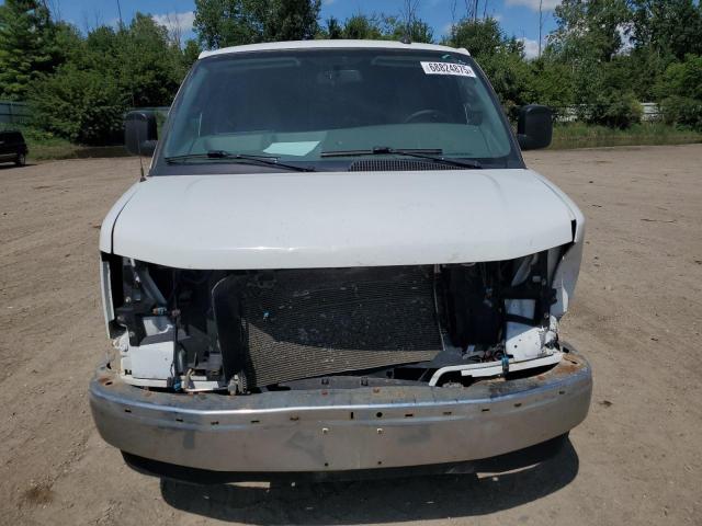 1GCWGAFP3J1333773 - 2018 CHEVROLET EXPRESS G2500 WHITE photo 5