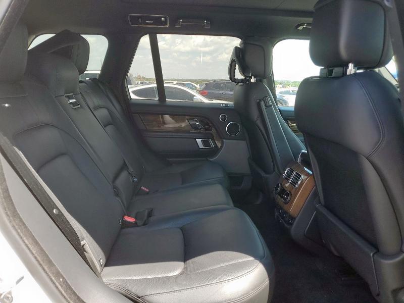 SALGS2SV2JA504437 - 2018 LAND ROVER RANGE ROVE HSE WHITE photo 11