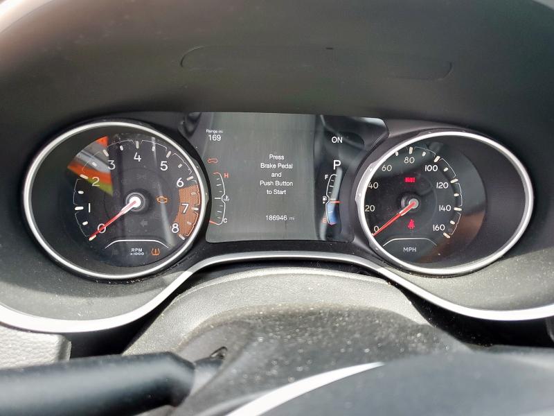 3C4NJCAB7JT286177 - 2018 JEEP COMPASS SPORT Biały zdjęcie 9