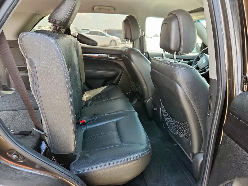 5XYKU4A19BG148866 - 2011 KIA SORENTO EX BROWN photo 10