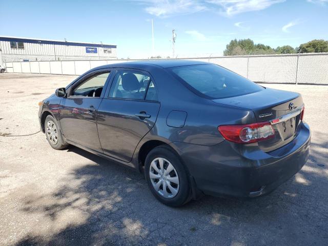 2T1BU4EE4DC073263 - 2013 TOYOTA COROLLA BASE Grau Foto 2