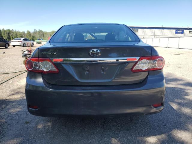 2T1BU4EE4DC073263 - 2013 TOYOTA COROLLA BASE Grau Foto 6