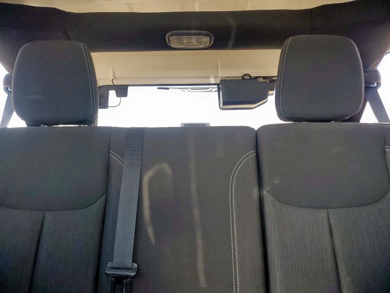 1C4HJWEG3HL689227 - 2017 JEEP WRANGLER U SAHARA 银色 照片 10