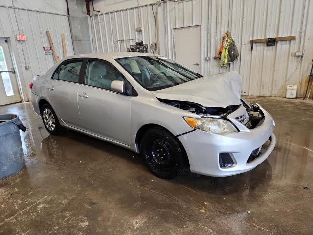 5YFBU4EE5DP219931 - 2013 TOYOTA COROLLA BASE Сріблястий фото 4