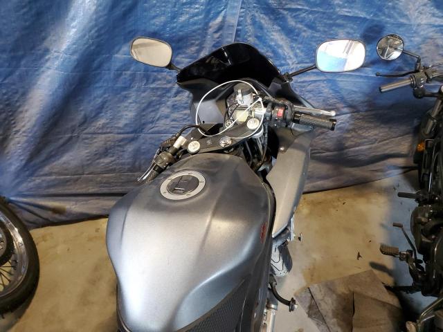 JS1VP53A252104319 - 2005 SUZUKI SV650 GRAY photo 5