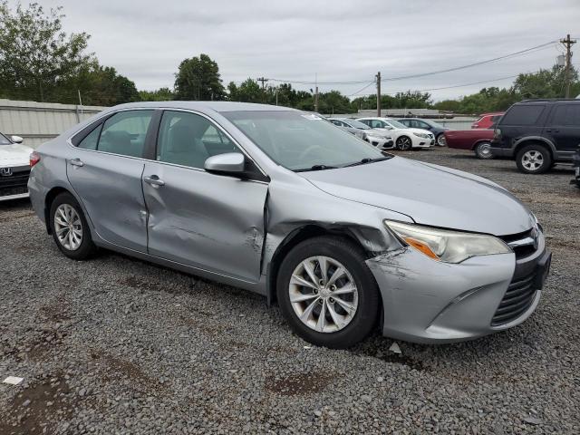 4T1BF1FK6FU879751 - 2015 TOYOTA CAMRY LE SILVER photo 4
