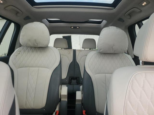 5UX33EM0XP9P03072 - 2023 BMW X7 M60I GRAY photo 10