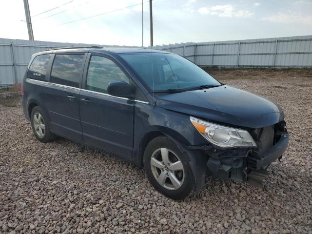 2V4RW3DG2BR642457 - 2011 VOLKSWAGEN ROUTAN SE Синій фото 4