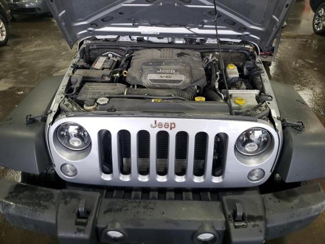 1C4BJWDG1JL812956 - 2018 JEEP WRANGLER U SPORT SILVER photo 11