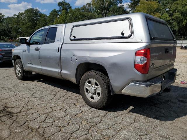 5TFUW5F14FX488916 - 2015 TOYOTA TUNDRA DOUBLE CAB SR/SR5 SILVER photo 2