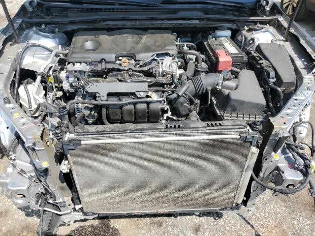 4T1B11HK1JU153560 - 2018 TOYOTA CAMRY L SILVER photo 11