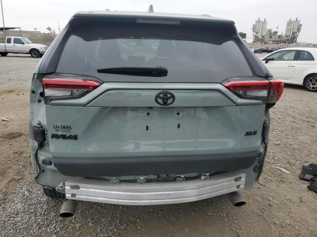 2T3W1RFV9MW163973 - 2021 TOYOTA RAV4 XLE GRAY photo 6