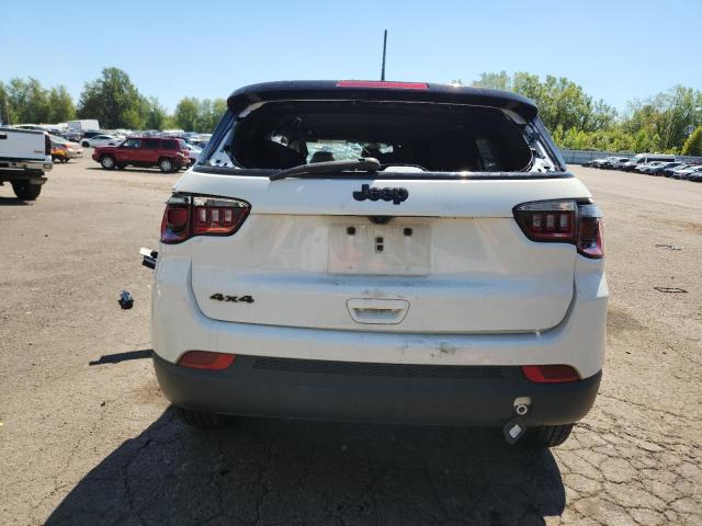 3C4NJDBB1NT194489 - 2022 JEEP COMPASS LATITUDE WHITE photo 6