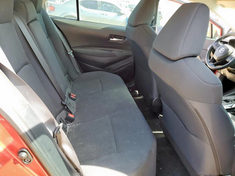 5YFEPMAEXMP149336 - 2021 TOYOTA COROLLA LE RED photo 10