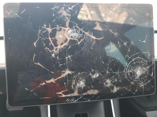 5YJ3E1EA1JF172644 - 2018 TESLA MODEL 3 Qara foto 9