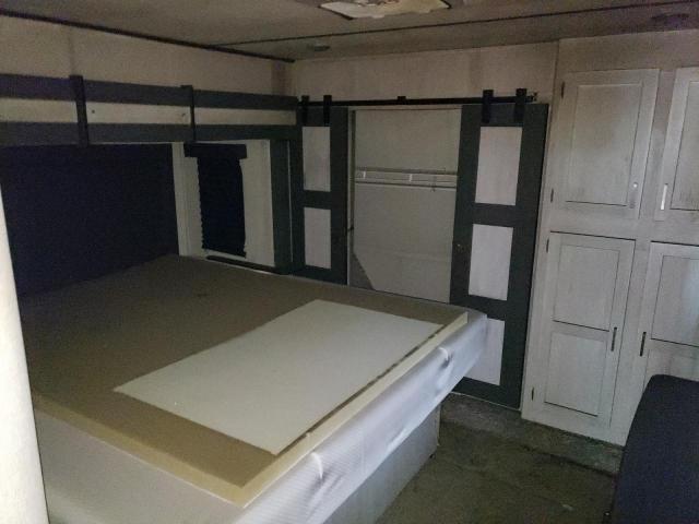 4YDF35725M1532976 - 2021 KEYSTONE TRAILER WHITE photo 8