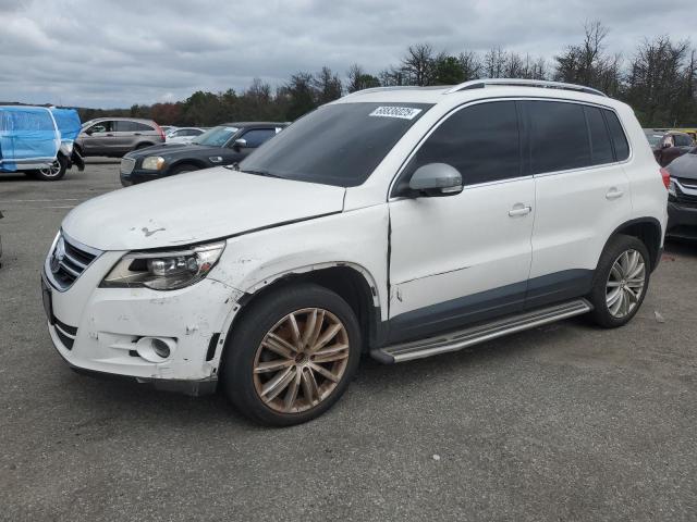 2011 VOLKSWAGEN TIGUAN S, 