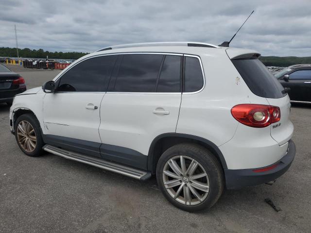 WVGBV7AX5BW549414 - 2011 VOLKSWAGEN TIGUAN S WHITE photo 2