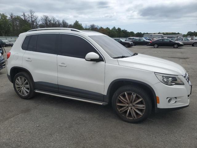 WVGBV7AX5BW549414 - 2011 VOLKSWAGEN TIGUAN S WHITE photo 4