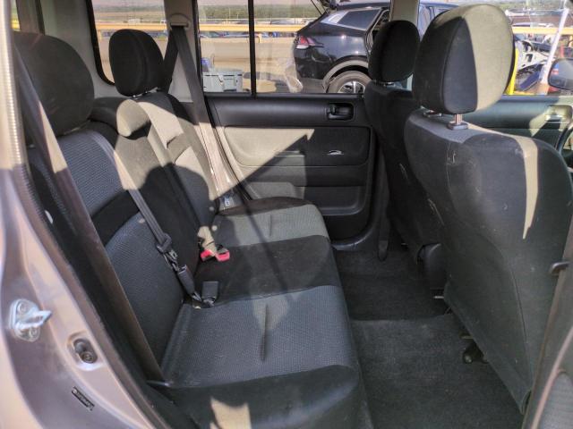 JTLKT324864095740 - 2006 TOYOTA SCION XB SILVER photo 10