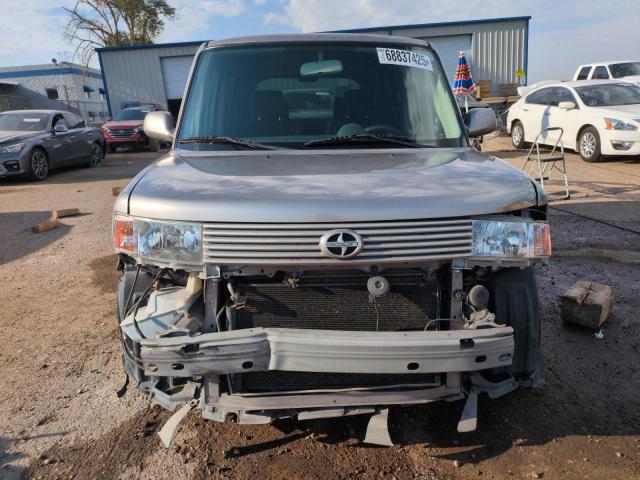 JTLKT324864095740 - 2006 TOYOTA SCION XB SILVER photo 5