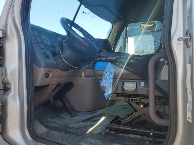 3AKJGLDR5HSHU3824 - 2017 FREIGHTLINER CASCADIA 1 Մոխրագույն լուսանկար 6