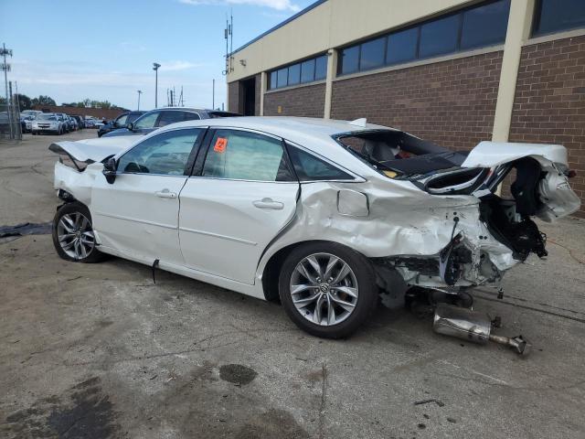 4T1AZ1FB5NU083140 - 2022 TOYOTA AVALON XLE Белый фото 2