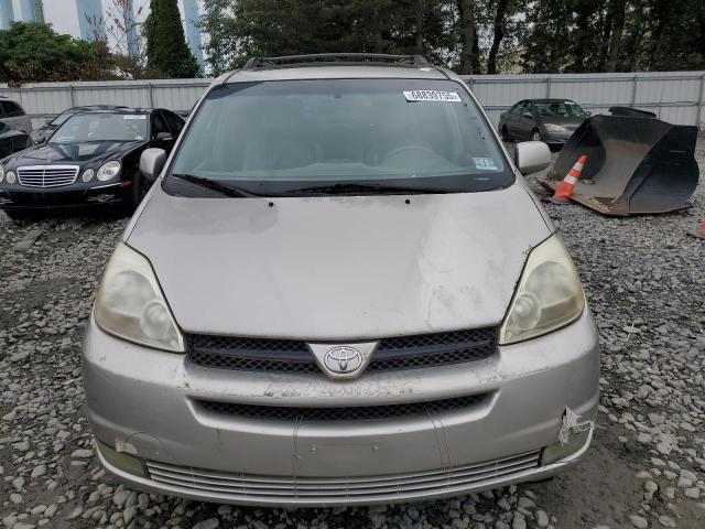 5TDZA22C24S132493 - 2004 TOYT SIENNA XLE SILVER photo 5