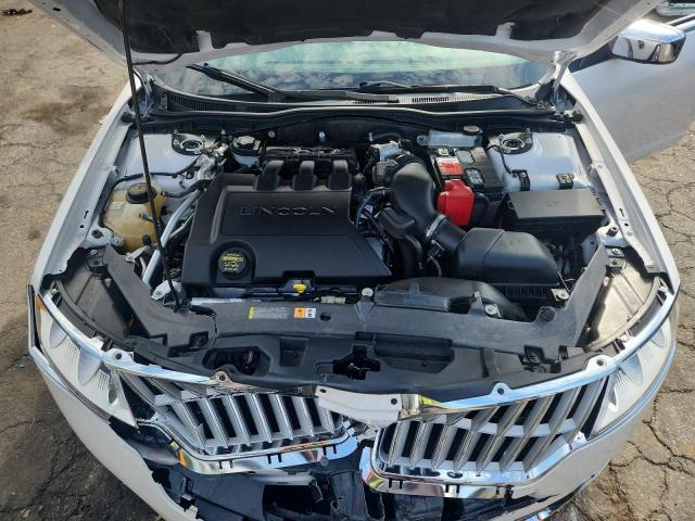 3LNHL2GCXCR832578 - 2012 LINCOLN MKZ WHITE photo 11