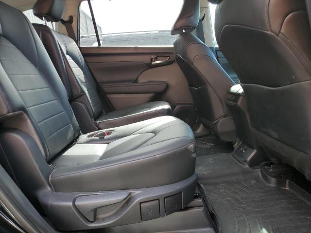 5TDGZRAH0MS518240 - 2021 TOYOTA HIGHLANDER XLE BLACK photo 11