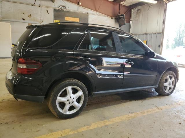 4JGBB22E98A420493 - 2008 MERCEDES-BENZ ML 320 CDI BLACK photo 3