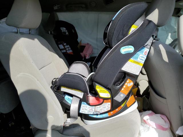 5TDJZ3DC2LS247974 - 2020 TOYOTA SIENNA LE მწვანე ფოტო 11