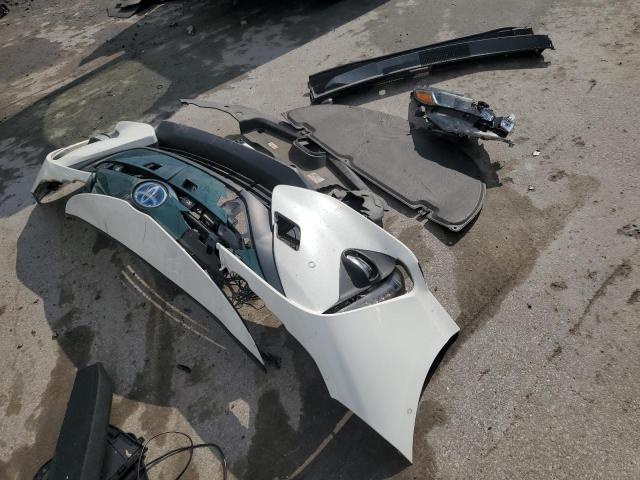 JTDKARFP1H3015339 - 2017 TOYOTA PRIUS PRIM WHITE photo 12