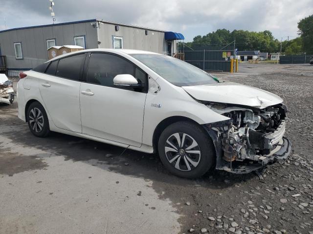 JTDKARFP1H3015339 - 2017 TOYOTA PRIUS PRIM WHITE photo 4