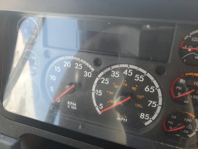 3AKJGLDR4HSJH2948 - 2017 FREIGHTLINER CASCADIA 1 Weiß Foto 8