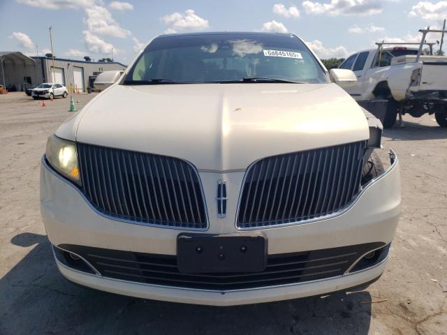 2LMHJ5ATXDBL53727 - 2013 LINCOLN MKT Weiß Foto 5