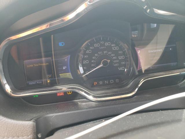 2LMHJ5ATXDBL53727 - 2013 LINCOLN MKT Weiß Foto 9