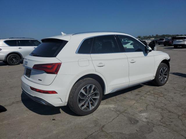 WA1AAAFY1M2078554 - 2021 AUDI Q5 PREMIUM WHITE photo 3
