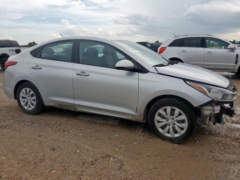 3KPC24A62LE110321 - 2020 HYUNDAI ACCENT SE SILVER photo 4