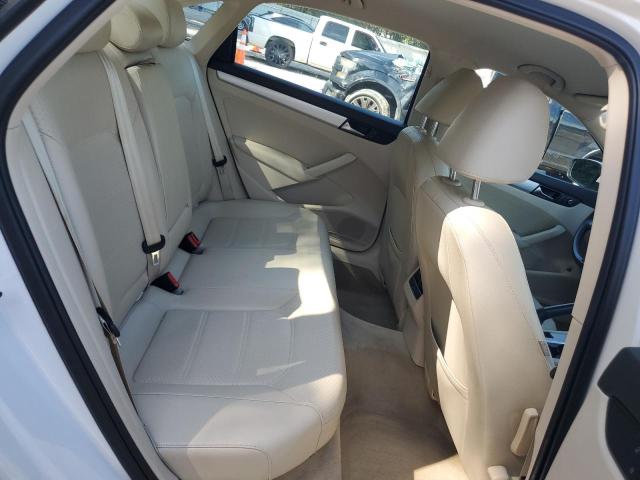 1VWBP7A35DC098370 - 2013 VOLKSWAGEN PASSAT SE WHITE photo 10