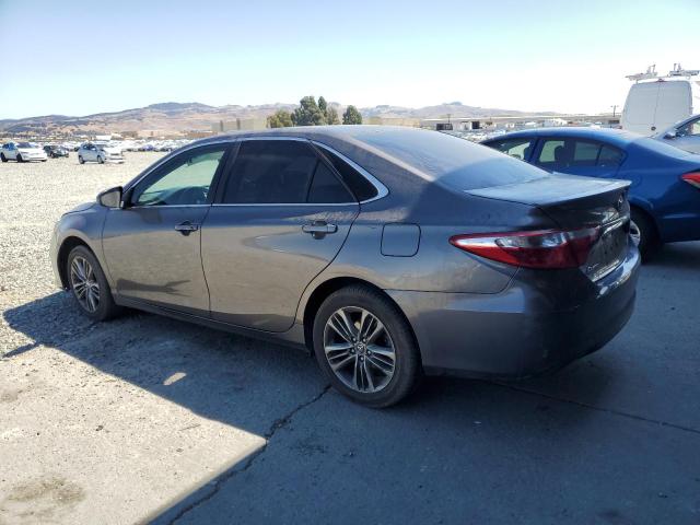 4T1BF1FK5HU401260 - 2017 TOYOTA CAMRY LE GRAY photo 2