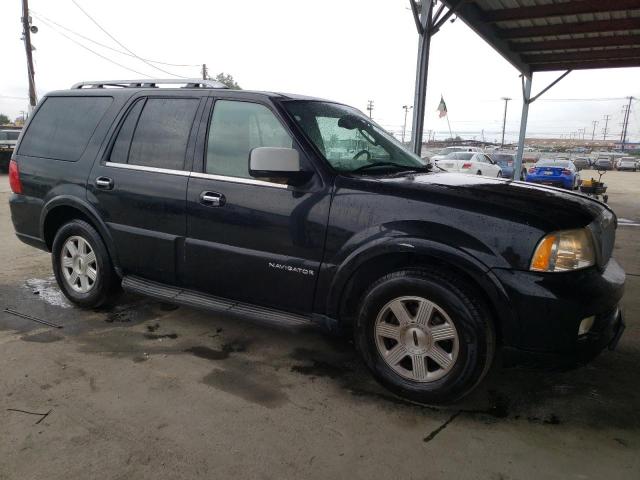 5LMFU27535LJ08008 - 2005 LINCOLN NAVIGATOR შავი ფოტო 4