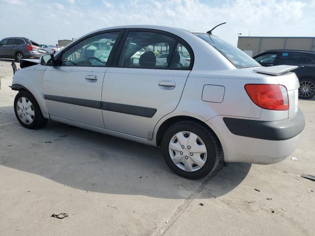 KNADE123966032545 - 2006 KIA RIO SILVER photo 2