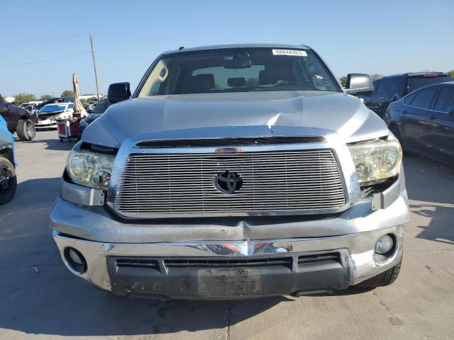 5TFEY5F18CX120054 - 2012 TOYOTA TUNDRA CREWMAX SR5 SILVER photo 5