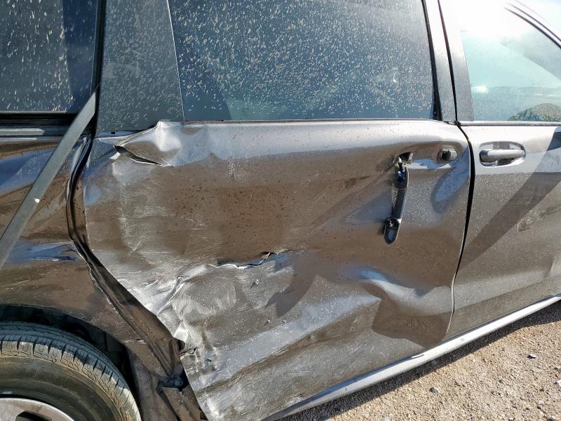 5TDKRKEC5PS154482 - 2023 TOYOTA SIENNA LE 灰色 照片 11