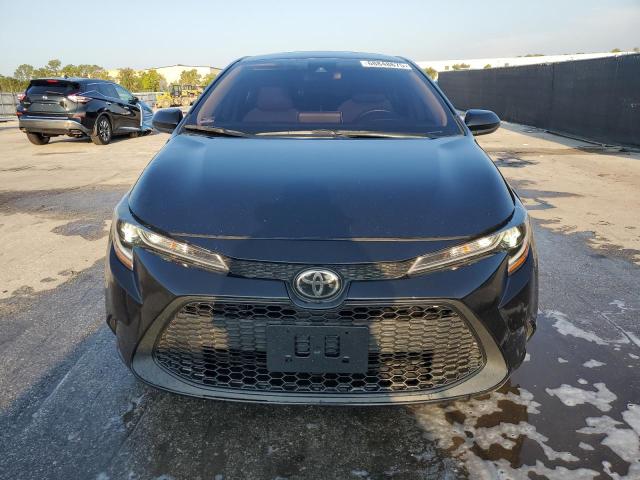 5YFEPMAE8MP237950 - 2021 TOYOTA COROLLA LE BLACK photo 5